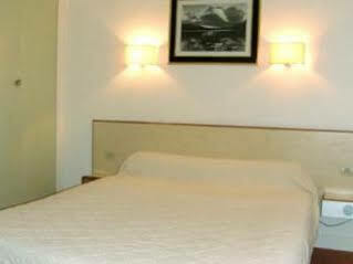 De La Gaîté Hotel